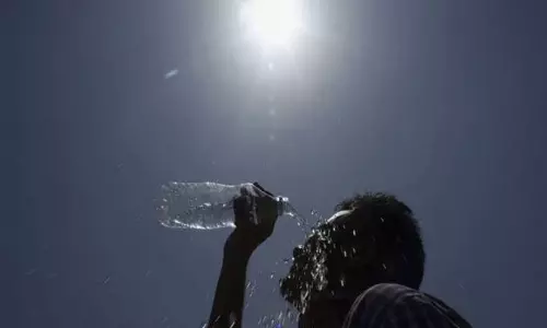 കടുത്ത ചൂടിൽ പൊള്ളി ഉത്തരേന്ത്യ; സ്കൂളുകൾക്ക് അവധി പ്രഖ്യാപിക്കാനൊരുങ്ങി പഞ്ചാബും ബംഗാളും