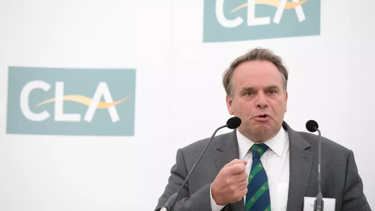 ട്രാക്ടറിനെക്കുറിച്ച് തപ്പിപ്പോയതായിരുന്നു; ബ്രിട്ടീഷ് പാർലമെന്റിൽ അശ്ലീലച്ചിത്രം കണ്ട് എം.പി; കുറ്റം സമ്മതിച്ച് രാജി ട്രാക്ടറിനെക്കുറിച്ച് തപ്പിപ്പോയതായിരുന്നു; ബ്രിട്ടീഷ് പാർലമെന്റിൽ അശ്ലീലച്ചിത്രം കണ്ട് എം.പി; കുറ്റം സമ്മതിച്ച് രാജി