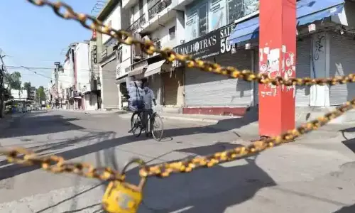 രാമനവമി സംഘർഷം; ഖാർഗോണിൽ ഈദ് ദിനത്തിൽ സമ്പൂർണ കർഫ്യു