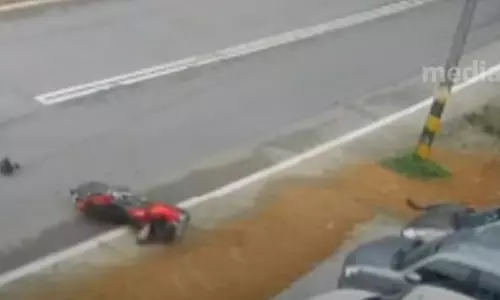 പുനലൂരില്‍ വാഹനാപകടം; യുവാവിന് ദാരുണാന്ത്യം, വീഡിയോ ദൃശ്യങ്ങള്‍