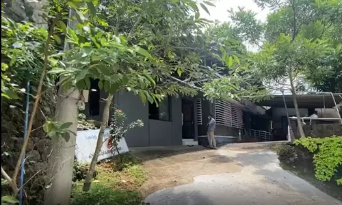 വീട്ടമ്മയെ അയൽവാസി ബിയർ കുപ്പികൊണ്ട് കുത്തിക്കൊന്നു