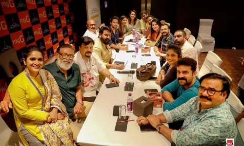 ഐ.സി.സി രൂപീകരിച്ച് ആദ്യ കേസിൽ തന്നെ ചെയർപേഴ്‌സൺ അടക്കം രാജി; താരങ്ങൾ പക്ഷം പിടിക്കുമ്പോൾ അമ്മയിലെ പ്രതിസന്ധി എങ്ങോട്ട് ?