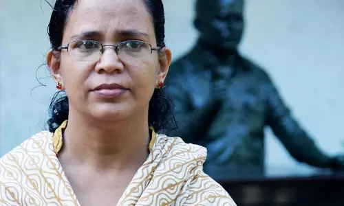 ഇനി നമ്മുടെ ജീവിതം പഴയത് പോലാകില്ലല്ലോ അമ്മേ, ആ ദിവസം മകൻ പറഞ്ഞ വേദന; പത്താണ്ടിന്റെ ഓർമ്മയിൽ ടി.പി ഇനി നമ്മുടെ ജീവിതം പഴയത് പോലാകില്ലല്ലോ അമ്മേ, ആ ദിവസം മകൻ പറഞ്ഞ വേദന; പത്താണ്ടിന്റെ ഓർമ്മയിൽ ടി.പി