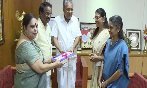 സ്ത്രീക്കും പുരുഷനും തുല്യവേതനം, ക്രിമിനൽ പശ്ചാത്തലമുളളവരെ സഹകരിപ്പിക്കരുത്; ഹേമ കമ്മിറ്റി റിപ്പോർട്ടിലെ സർക്കാരിന്റെ കരട് നിർദേശങ്ങൾ ഇങ്ങനെ സ്ത്രീക്കും പുരുഷനും തുല്യവേതനം, ക്രിമിനൽ പശ്ചാത്തലമുളളവരെ സഹകരിപ്പിക്കരുത്; ഹേമ കമ്മിറ്റി റിപ്പോർട്ടിലെ സർക്കാരിന്റെ കരട് നിർദേശങ്ങൾ ഇങ്ങനെ