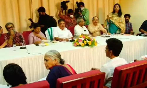 ചർച്ചയിൽ നിരാശ; ഹേമ കമ്മിറ്റി റിപ്പോർട്ട് പുറത്തുവിടണമെന്ന് ആവർത്തിച്ച് ഡബ്ല്യു.സി.സി