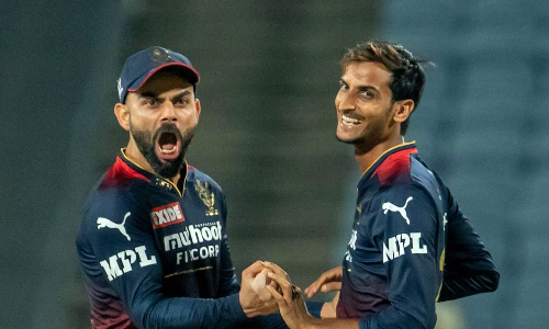 ഫിനിഷിങിൽ പാളി; ബാംഗ്ലൂരിനോട് ചെന്നൈക്ക് 13 റൺസിന്റെ തോൽവി