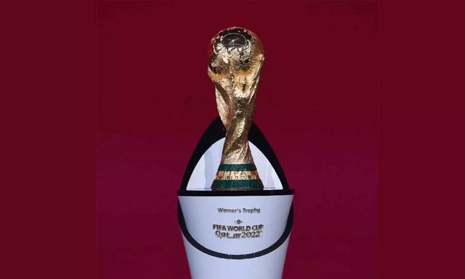 ലോകകപ്പ് ഫുട്ബോളിന്റെ ആവേശമുയർത്തി ലോകകിരീടം പ്രയാണം തുടങ്ങി ലോകകപ്പ് ഫുട്ബോളിന്റെ ആവേശമുയർത്തി ലോകകിരീടം പ്രയാണം തുടങ്ങി