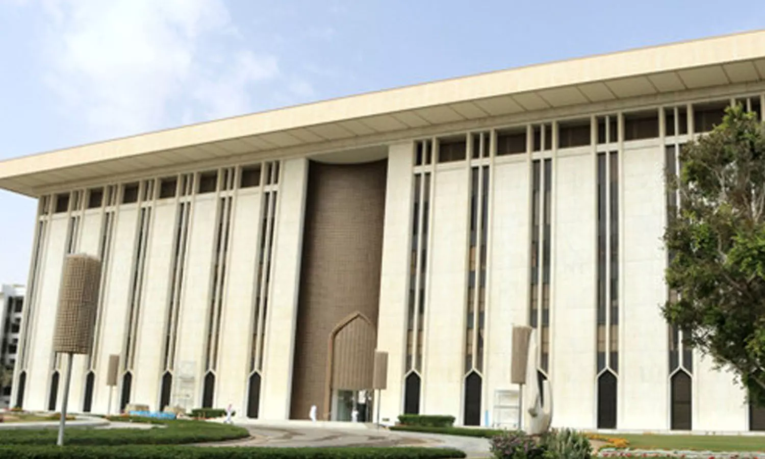 സൗദിയിൽ വായ്പ നിരക്കുകൾ വർധിപ്പിച്ചു സൗദിയിൽ വായ്പ നിരക്കുകൾ വർധിപ്പിച്ചു