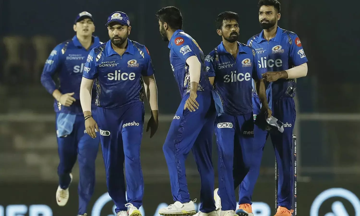 ലാസ്റ്റ് ബോൾ ത്രില്ലർ; ഗുജറാത്തിനെ തകർത്ത് മുംബൈ ലാസ്റ്റ് ബോൾ ത്രില്ലർ; ഗുജറാത്തിനെ തകർത്ത് മുംബൈ