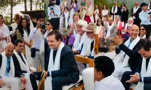 നിശാക്ലബിലല്ല; സുഹൃത്തിന്റെ വിവാഹചടങ്ങിൽ- രാഹുൽ ഗാന്ധിയുടെ വിഡിയോ പുറത്തുവിട്ട് കോൺഗ്രസ് നിശാക്ലബിലല്ല; സുഹൃത്തിന്റെ വിവാഹചടങ്ങിൽ- രാഹുൽ ഗാന്ധിയുടെ വിഡിയോ പുറത്തുവിട്ട് കോൺഗ്രസ്