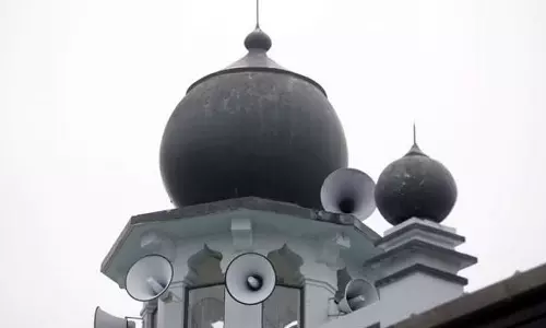 ഉച്ചഭാഷിണിയിലൂടെ ബാങ്ക് വിളിക്കുന്നത് മൗലികാവകാശമല്ല: അലഹബാദ് ഹൈക്കോടതി ഉച്ചഭാഷിണിയിലൂടെ ബാങ്ക് വിളിക്കുന്നത് മൗലികാവകാശമല്ല: അലഹബാദ് ഹൈക്കോടതി