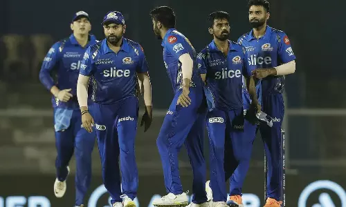 ലാസ്റ്റ് ബോൾ ത്രില്ലർ; ഗുജറാത്തിനെ തകർത്ത് മുംബൈ