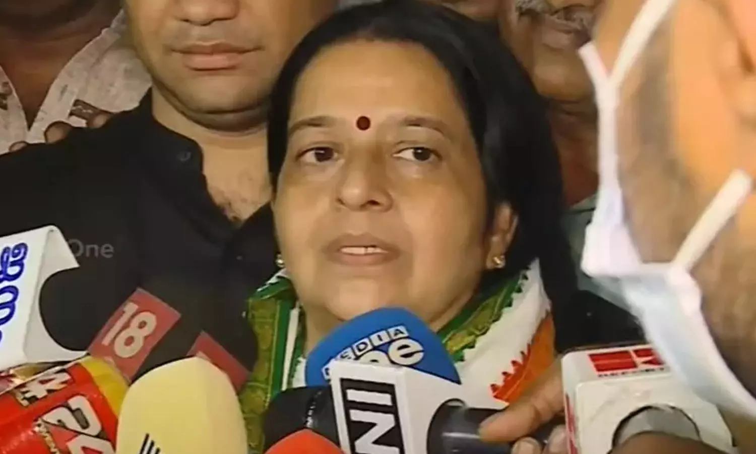 സഭയെ രാഷ്ട്രീയത്തിലേക്ക് വലിച്ചിഴയ്‌ക്കേണ്ടതില്ല: സഭാ ആസ്ഥാനം സന്ദർശിച്ച് ഉമ തോമസ്