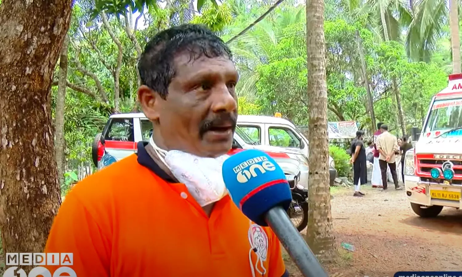 റിഫയുടെ മൃതദേഹം അഴുകിയിരുന്നില്ല, മുഖമെല്ലാം വ്യക്തമായിരുന്നു: മൃതദേഹം കുഴിയിൽ നിന്നെടുത്ത അസീസ് റിഫയുടെ മൃതദേഹം അഴുകിയിരുന്നില്ല, മുഖമെല്ലാം വ്യക്തമായിരുന്നു: മൃതദേഹം കുഴിയിൽ നിന്നെടുത്ത അസീസ്