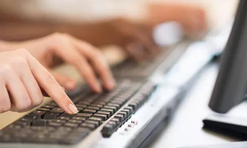 നിയമവിരുദ്ധ ഓൺലൈൻ ഉള്ളടക്കം; യു.എ.ഇയിൽ ഒരു കോടി ദിർഹം വരെ പിഴ നിയമവിരുദ്ധ ഓൺലൈൻ ഉള്ളടക്കം; യു.എ.ഇയിൽ ഒരു കോടി ദിർഹം വരെ പിഴ