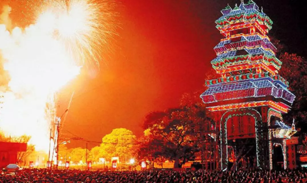 സ്വരാജ് റൗണ്ടിൽ നിന്ന് വെടിക്കെട്ട് കാണാൻ അനുമതിയില്ല: എക്‌സ്‌പ്ലോസീവ് കേരള മേധാവി