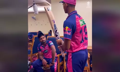 ഇത് ചേട്ടന്‍റെ സമ്മാനം; ജയ്സ്വാളിന് സഞ്ജുവിന്‍റെ സര്‍പ്രൈസ്