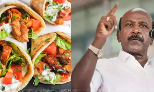 ഷവർമ നമ്മുടെ ഭക്ഷണമല്ല, ഇന്ത്യക്കാർ അത് കഴിക്കരുത്; അഭ്യർത്ഥനയുമായി തമിഴ്നാട് ആരോഗ്യമന്ത്രി ഷവർമ നമ്മുടെ ഭക്ഷണമല്ല, ഇന്ത്യക്കാർ അത് കഴിക്കരുത്; അഭ്യർത്ഥനയുമായി തമിഴ്നാട് ആരോഗ്യമന്ത്രി