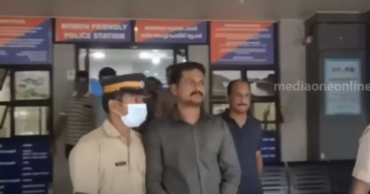 ശ്രീനിവാസൻ വധക്കേസിലെ പ്രതിയായ ഫയർഫോഴ്സ് ജീവനക്കാരന് സസ്പെന്ഷന് ശ്രീനിവാസൻ വധക്കേസിലെ പ്രതിയായ ഫയർഫോഴ്സ് ജീവനക്കാരന് സസ്പെന്ഷന്