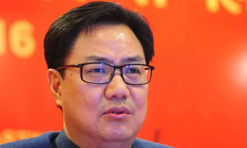 കോടതികൾ ലക്ഷ്മണരേഖ ലംഘിക്കരുത്; രാജ്യദ്രോഹക്കുറ്റത്തിൽ കോടതിവിധിക്കു പിന്നാലെ അതൃപ്തിയുമായി കേന്ദ്രം കോടതികൾ ലക്ഷ്മണരേഖ ലംഘിക്കരുത്; രാജ്യദ്രോഹക്കുറ്റത്തിൽ കോടതിവിധിക്കു പിന്നാലെ അതൃപ്തിയുമായി കേന്ദ്രം