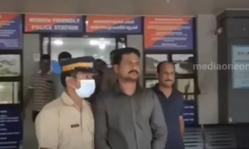 ശ്രീനിവാസൻ വധക്കേസിലെ പ്രതിയായ ഫയർഫോഴ്സ് ജീവനക്കാരന് സസ്പെന്‍ഷന്‍