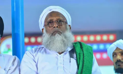 പെണ്വിലക്കില് കേസ്: സംഘാടകരോട് വിശദീകരണം ചോദിച്ചു പെണ്വിലക്കില് കേസ്: സംഘാടകരോട് വിശദീകരണം ചോദിച്ചു