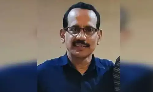 30 വർഷം വിദ്യാര്ഥിനികളെ പീഡിപ്പിച്ചെന്ന് പരാതി: റിട്ട.അധ്യാപകനും മുന്കൗണ്സിലറുമായ ശശികുമാര് കസ്റ്റഡിയില് 30 വർഷം വിദ്യാര്ഥിനികളെ പീഡിപ്പിച്ചെന്ന് പരാതി: റിട്ട.അധ്യാപകനും മുന്കൗണ്സിലറുമായ ശശികുമാര് കസ്റ്റഡിയില്