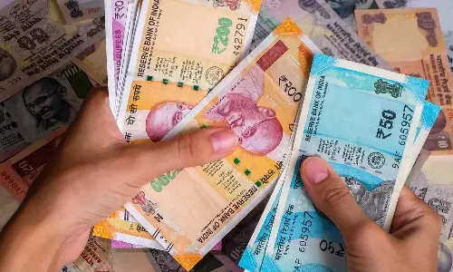 വായ്പാ പ്രതിസന്ധിക്ക് താൽക്കാലിക പരിഹാരം; 5,000 കോടി വരെ വായ്പയെടുക്കാൻ അനുമതി