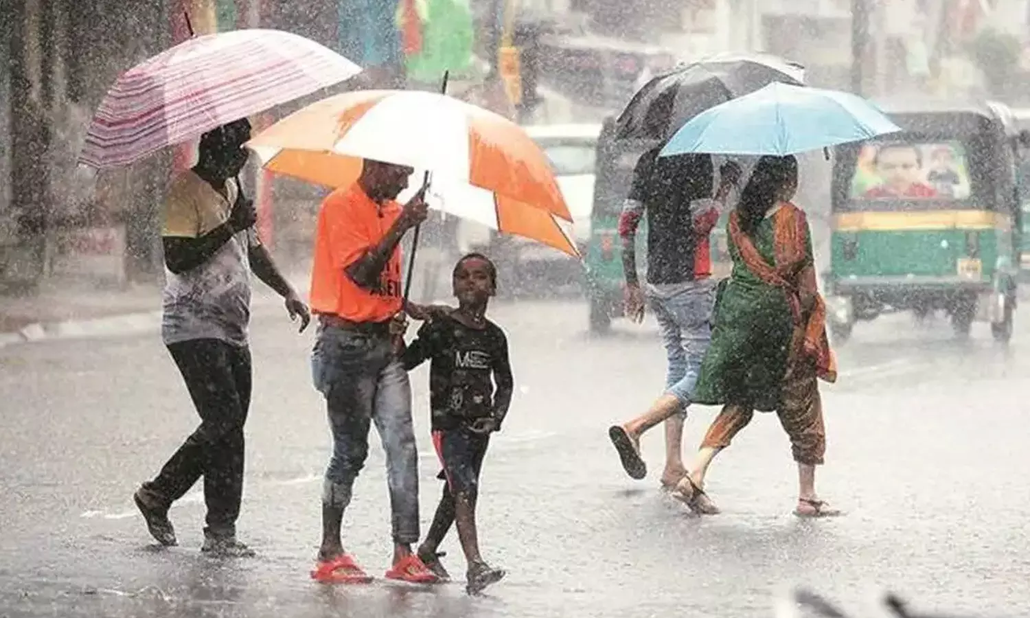 സംസ്ഥാനത്ത് മഴ കനക്കുന്നു; ആറ് ജില്ലകളിൽ ഓറഞ്ച് അലർട്ട് പ്രഖ്യാപിച്ചു