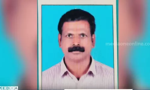 മത്സ്യത്തൊഴിലാളി സജീവന്റെ ആത്മഹത്യ: ഉത്തരവാദിത്തം ഉന്നത ഉദ്യോഗസ്ഥർക്കെന്ന് നടപടി നേരിട്ട ജൂനിയർ സൂപ്രണ്ട് മത്സ്യത്തൊഴിലാളി സജീവന്റെ ആത്മഹത്യ: ഉത്തരവാദിത്തം ഉന്നത ഉദ്യോഗസ്ഥർക്കെന്ന് നടപടി നേരിട്ട ജൂനിയർ സൂപ്രണ്ട്