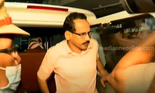 പോക്സോ കേസില്‍ പ്രതിയായ നഗരസഭാ കൗണ്‍സിലർ കെ.വി ശശികുമാറിനെ ഇന്ന് കോടതിയിൽ ഹാജരാക്കും