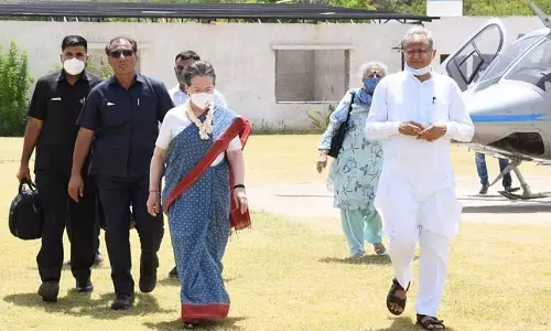 ഘടകകക്ഷി ചർച്ച തുടരണമെന്ന് മനു അഭിഷേക് സിങ്‌വി; ആദ്യം പാർട്ടിയെ കെട്ടിപ്പടുക്കണമെന്ന് മല്ലികാർജുൻ ഖാർഗെ