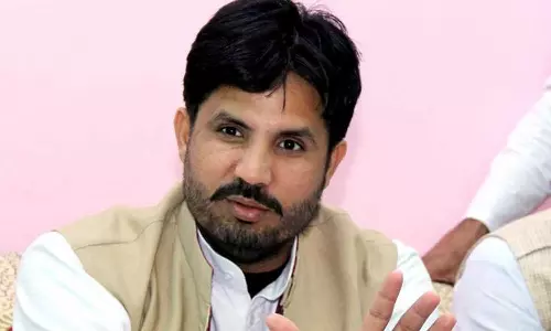 ചെറുപ്പക്കാർക്ക് അൻപത് ശതമാനം ഭാരവാഹിത്വം നൽകണമെന്ന നിലപാടിലുറച്ച് എ.ഐ.സി.സി യുവസമിതി