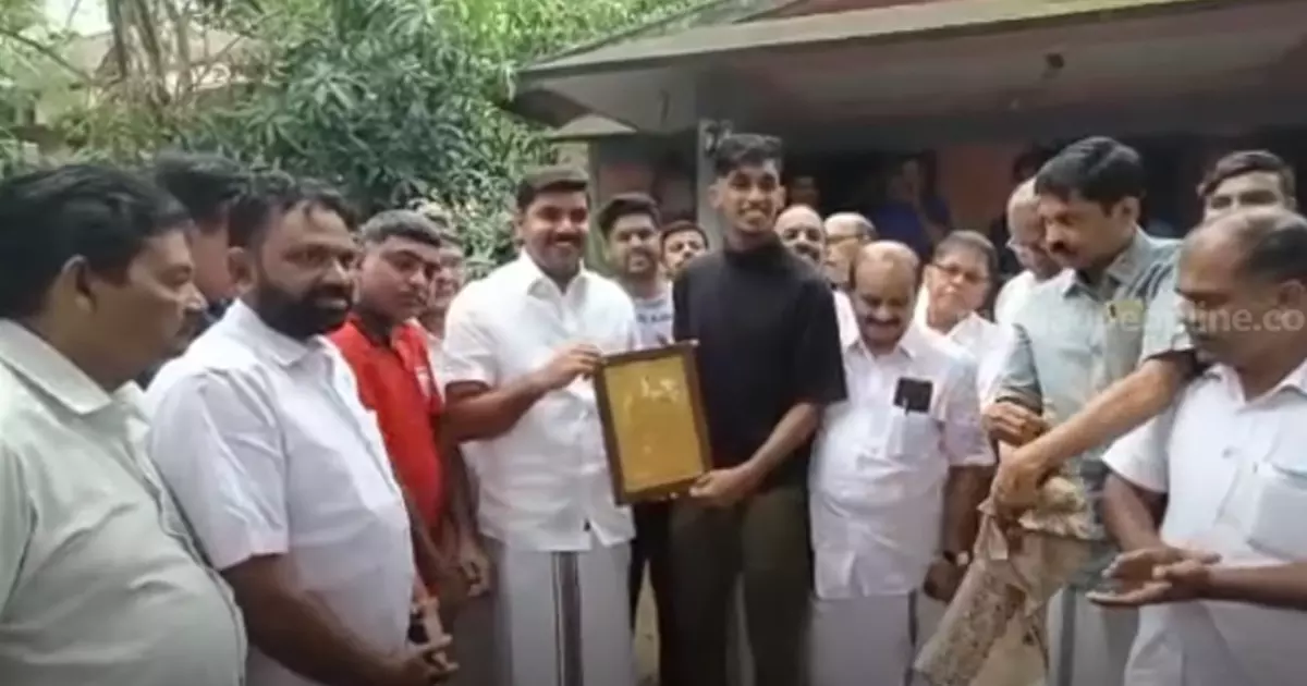 സന്തോഷ് ട്രോഫി താരം ജെസിനെ അഭിനന്ദിച്ച് രാഹുൽ ഗാന്ധിയുടെ കത്ത് സന്തോഷ് ട്രോഫി താരം ജെസിനെ അഭിനന്ദിച്ച് രാഹുൽ ഗാന്ധിയുടെ കത്ത്