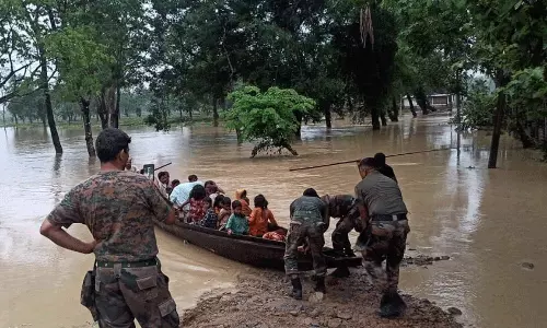 അസമിൽ പ്രളയം; മണ്ണിടിച്ചിലിൽ മൂന്ന് മരണം, 24,681 ആളുകളെ മാറ്റി പാർപ്പിച്ചു