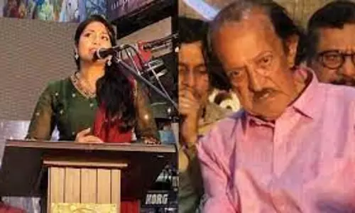 അദ്ദേഹം ഇവിടെയുണ്ടായിരുന്നുവെന്ന് എനിക്കറിയില്ലായിരുന്നു; ഗാന്ധിഭവനില് കഴിയുന്ന നടന് ടി.പി മാധവനെ കണ്ട് കണ്ണുനിറഞ്ഞ് നവ്യ അദ്ദേഹം ഇവിടെയുണ്ടായിരുന്നുവെന്ന് എനിക്കറിയില്ലായിരുന്നു; ഗാന്ധിഭവനില് കഴിയുന്ന നടന് ടി.പി മാധവനെ കണ്ട് കണ്ണുനിറഞ്ഞ് നവ്യ