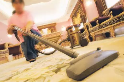 ഗാര്ഹിക ജോലിക്കാരുടെ ശമ്പളത്തിലെ അന്തരം അവസാനിപ്പിക്കണമെന്ന് ആവശ്യം ഗാര്ഹിക ജോലിക്കാരുടെ ശമ്പളത്തിലെ അന്തരം അവസാനിപ്പിക്കണമെന്ന് ആവശ്യം