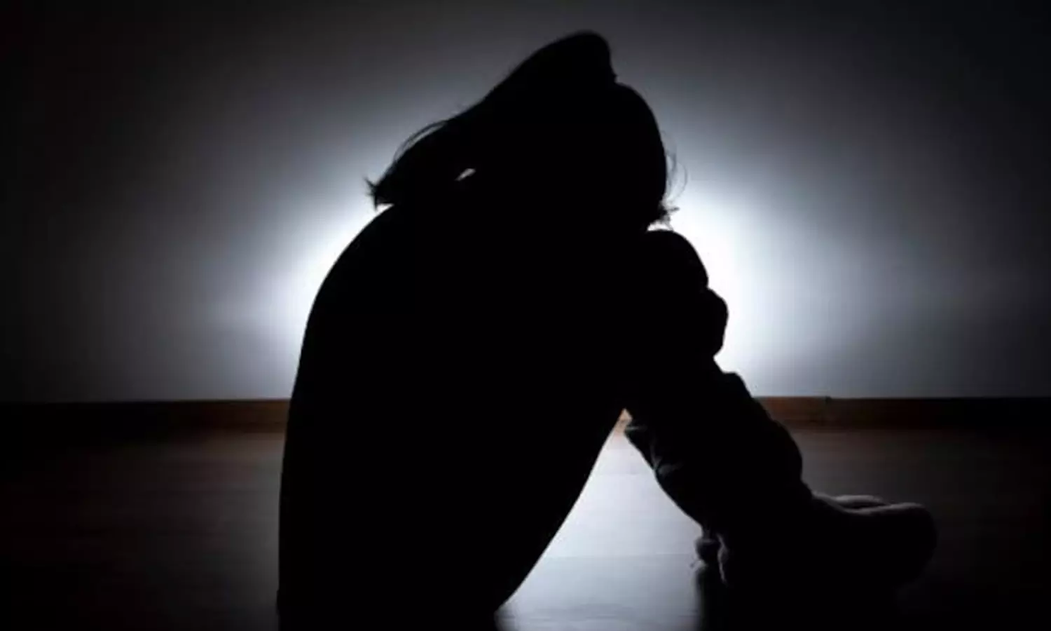 അമ്മ വഴക്കുപറഞ്ഞതിന് പതിനാറുകാരി ജീവനൊടുക്കി അമ്മ വഴക്കുപറഞ്ഞതിന് പതിനാറുകാരി ജീവനൊടുക്കി