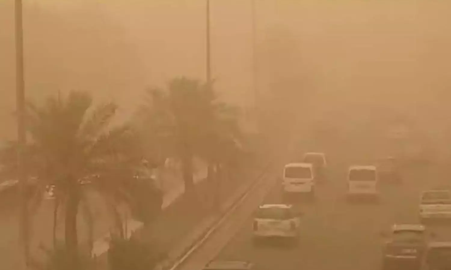 സൗദി പ്രദേശങ്ങളിൽ ശക്തമായ പൊടിക്കാറ്റ്; ശ്വാസ തടസ്സത്തിന് ചികിത്സ തേടിയത് നൂറിലധികം പേർ