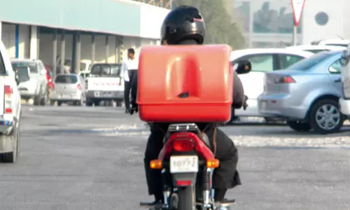 ഖത്തറില്‍ ഡെലിവറി ജീവനക്കാര്‍ അപകടത്തില്‍പ്പെടുന്നത് വര്‍ധിക്കുന്നു