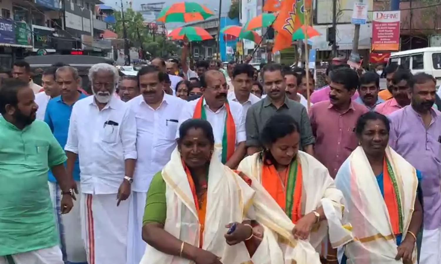 സി.പി.എം സീറ്റുകൾ പിടിച്ചെടുത്ത് ബി.ജെ.പി, കേവല ഭൂരിപക്ഷവും നഷ്ടം; തൃക്കാക്കരയ്ക്കു മുൻപ് എൽ.ഡി.എഫ് ക്യാംപിനെ ഞെട്ടിച്ച് തൃപ്പൂണിത്തുറ സി.പി.എം സീറ്റുകൾ പിടിച്ചെടുത്ത് ബി.ജെ.പി, കേവല ഭൂരിപക്ഷവും നഷ്ടം; തൃക്കാക്കരയ്ക്കു മുൻപ് എൽ.ഡി.എഫ് ക്യാംപിനെ ഞെട്ടിച്ച് തൃപ്പൂണിത്തുറ