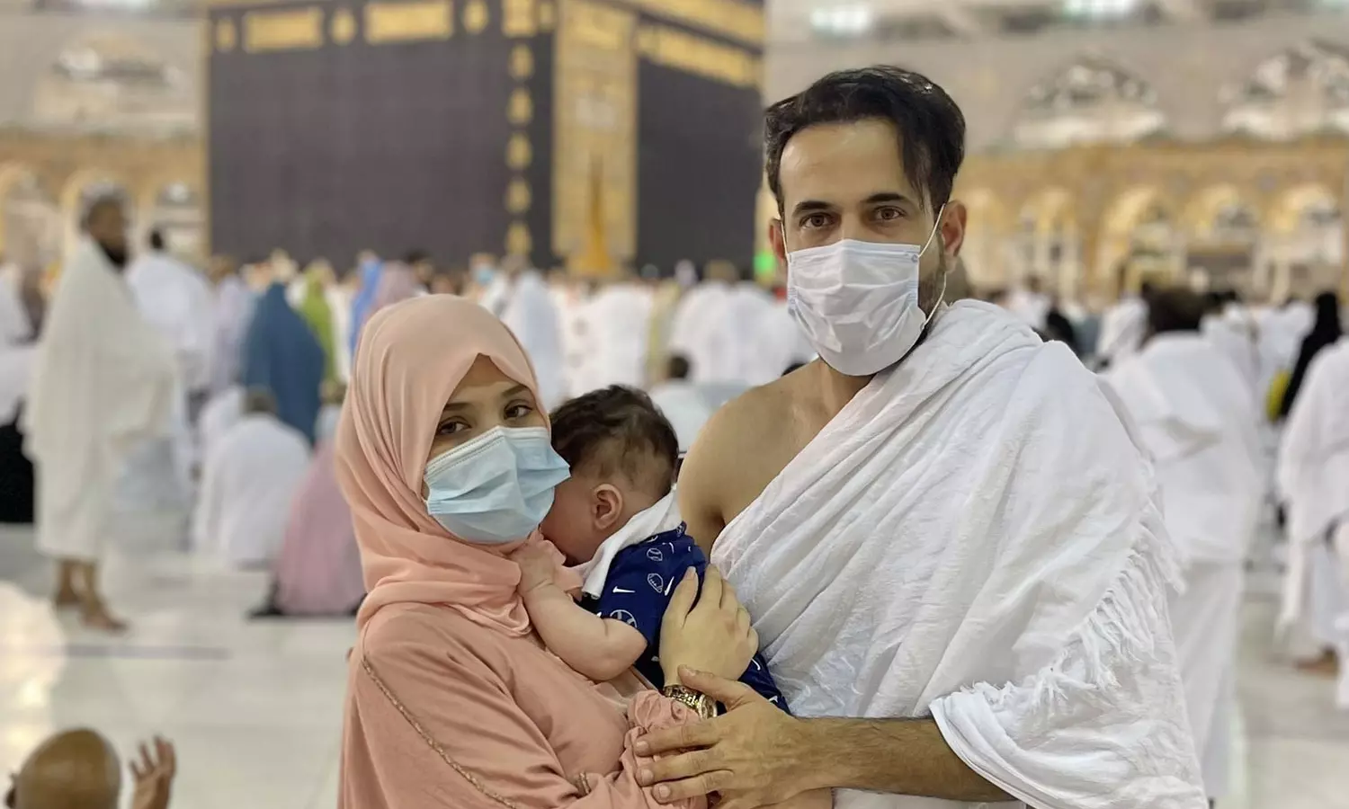 ഇർഫാൻ പഠാൻ ഉംറ നിർവഹിച്ചു; ചിത്രങ്ങൾ പങ്കുവെച്ച് താരം