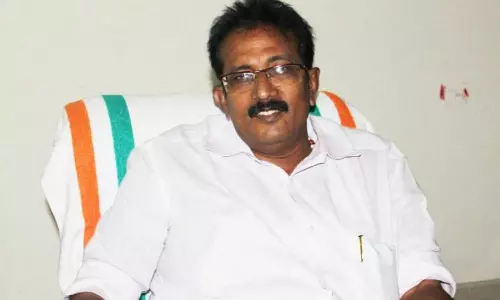 ഡി.സി.സി ജനറൽ സെക്രട്ടറി കോൺഗ്രസ് വിട്ടു; സിപിഎമ്മിൽ ചേരുമെന്ന് എം.ബി മുരളീധരൻ ഡി.സി.സി ജനറൽ സെക്രട്ടറി കോൺഗ്രസ് വിട്ടു; സിപിഎമ്മിൽ ചേരുമെന്ന് എം.ബി മുരളീധരൻ