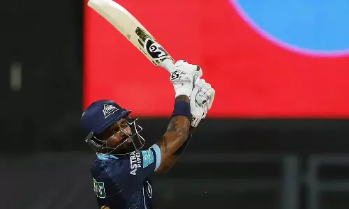 മുന്നിൽ നിന്ന് നയിച്ച് നായകൻ; ഹർദിക്കിന്റെ ചിറകിൽ ഗുജറാത്തിന് ഭേദപ്പട്ട സ്‌കോർ