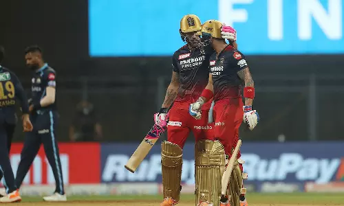 കിങ് കോഹ്‍ലി ഇസ് ബാക്ക്; ഗുജറാത്തിനെ എട്ട് വിക്കറ്റിന് തകര്‍ത്ത് ബാംഗ്ലൂര്‍