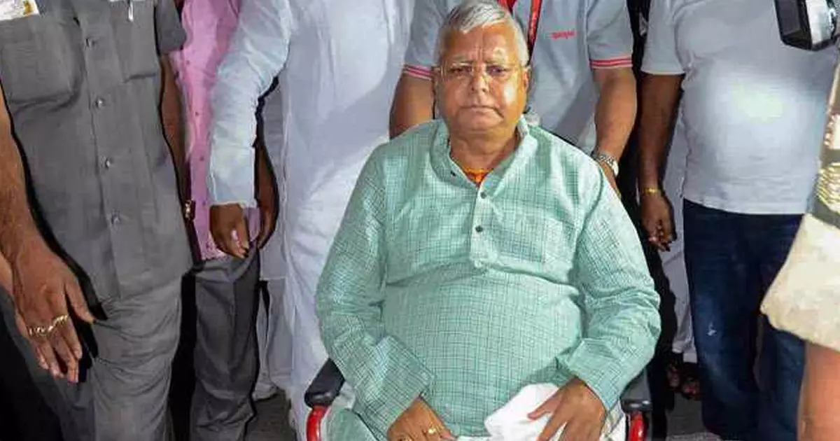 കിഡ്‌നി മാറ്റിവെക്കാൻ വിദേശത്ത് പോകണം; പാസ്‌പോർട്ട് ആവശ്യപ്പെട്ട് ലാലു പ്രസാദ് കോടതിയിൽ