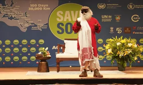 മണ്ണിനെ സംരക്ഷിക്കാൻ ആഹ്വാനം; സദ് ഗുരുവിൻ്റെ ബഹ്റൈൻ പര്യടനം സമാപിച്ചു മണ്ണിനെ സംരക്ഷിക്കാൻ ആഹ്വാനം; സദ് ഗുരുവിൻ്റെ ബഹ്റൈൻ പര്യടനം സമാപിച്ചു