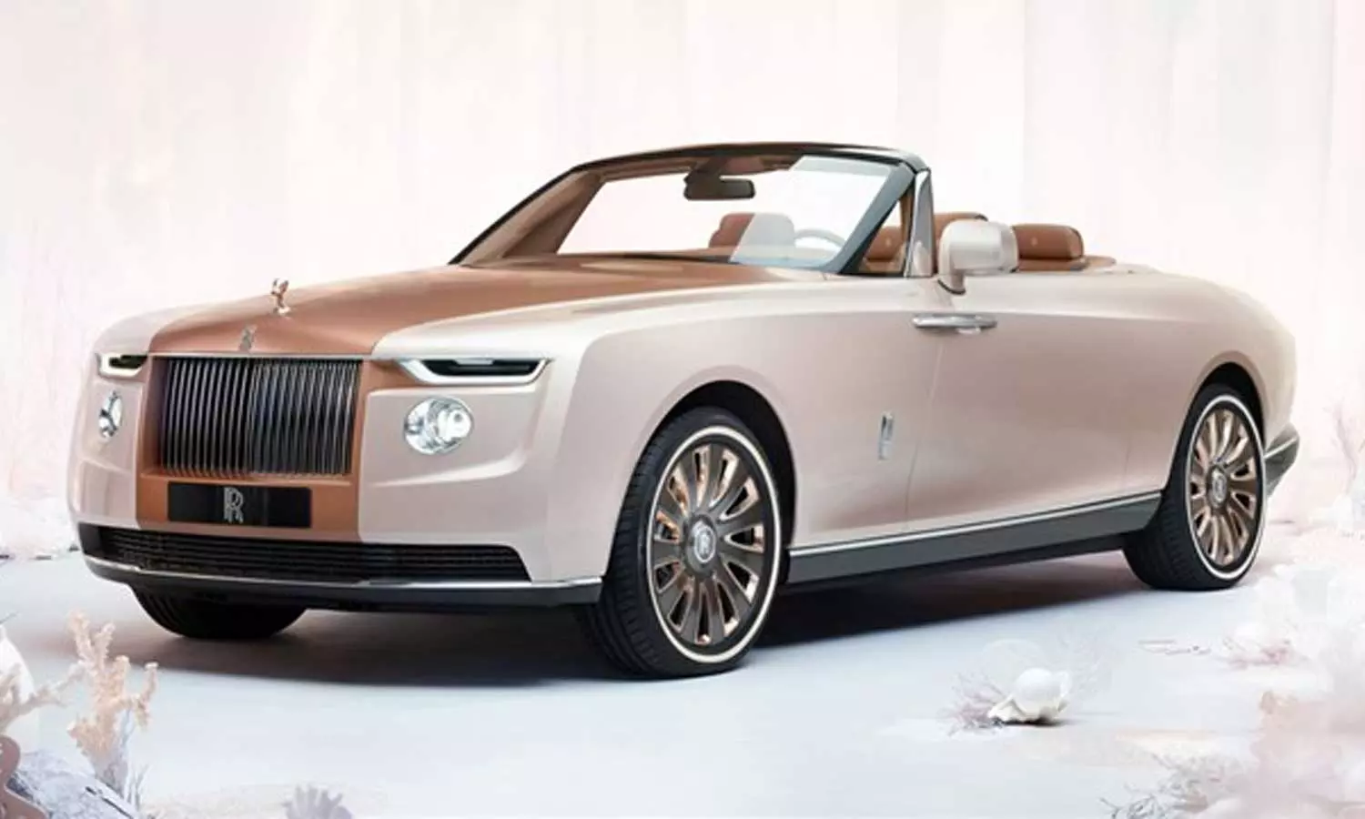 200 കോടി രൂപ വില; റോൾസ് റോയ്സ് ബോട്ട് ടെയിൽ മോഡലിന്റെ വിശേഷങ്ങൾ 200 കോടി രൂപ വില; റോൾസ് റോയ്സ് ബോട്ട് ടെയിൽ മോഡലിന്റെ വിശേഷങ്ങൾ