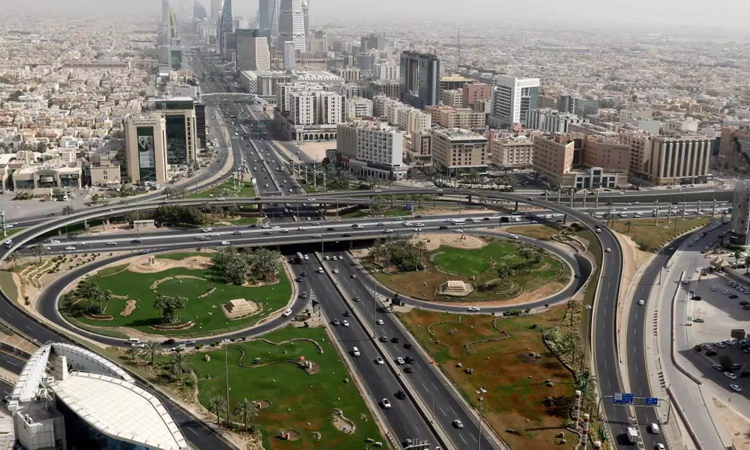 സൗദിയില് വൈദ്യുതി നിയമ ലംഘനത്തിന് കടുത്ത പിഴ; പരിഷ്കരിക്കുന്ന വൈദ്യുതി നിയമത്തിലാണ് പിഴയുള്പ്പെടുത്തിയത് സൗദിയില് വൈദ്യുതി നിയമ ലംഘനത്തിന് കടുത്ത പിഴ; പരിഷ്കരിക്കുന്ന വൈദ്യുതി നിയമത്തിലാണ് പിഴയുള്പ്പെടുത്തിയത്