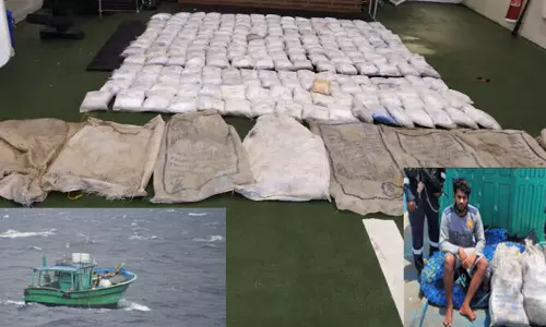 കൊച്ചി പുറം കടലിലെ ലഹരിവേട്ട: രണ്ടു ബോട്ട് ഉടമകളെ ഡി.ആർ.ഐ പിടികൂടി